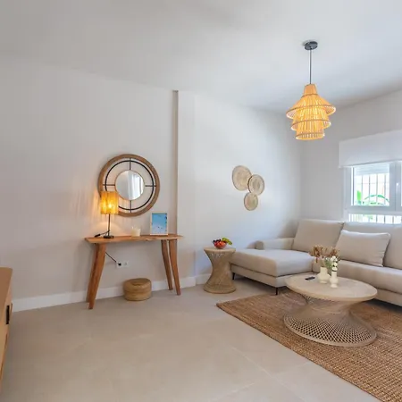 Espectacular Adosado - Patio, Piscina & Office Apartment *