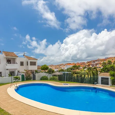 Espectacular Adosado - Patio, Piscina & Office Apartment